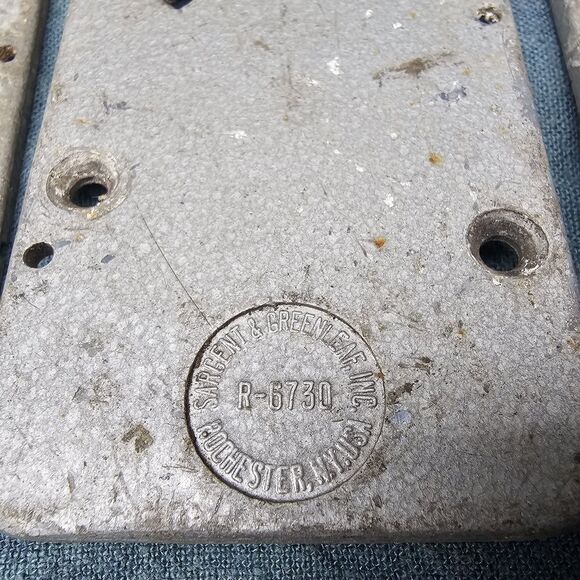 Sargent & Greenleaf S&G R-6730 Combo Safe Lock Backplates (Lot Of 3) R-6720-2 - Picture 4 of 7